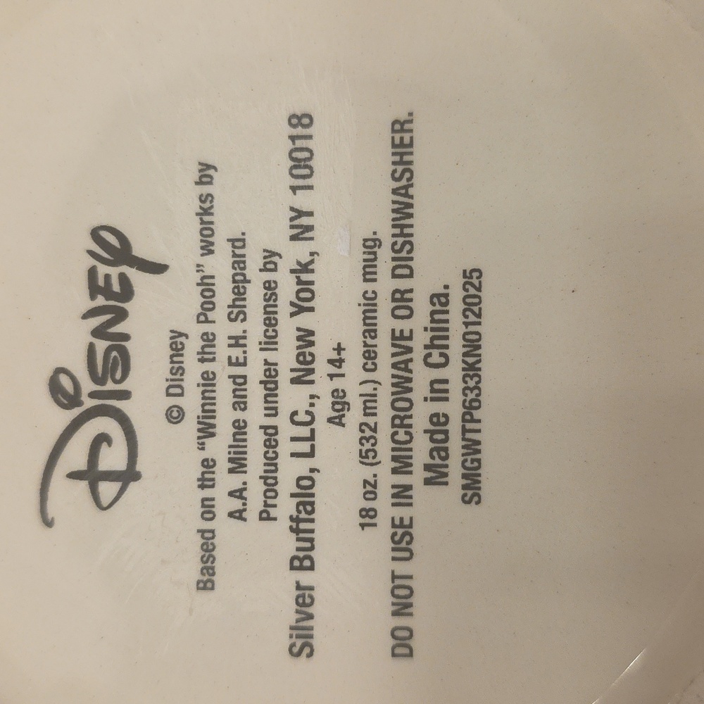Winnie the Pooh Mug with Bee Lid - Picture 4 of 4